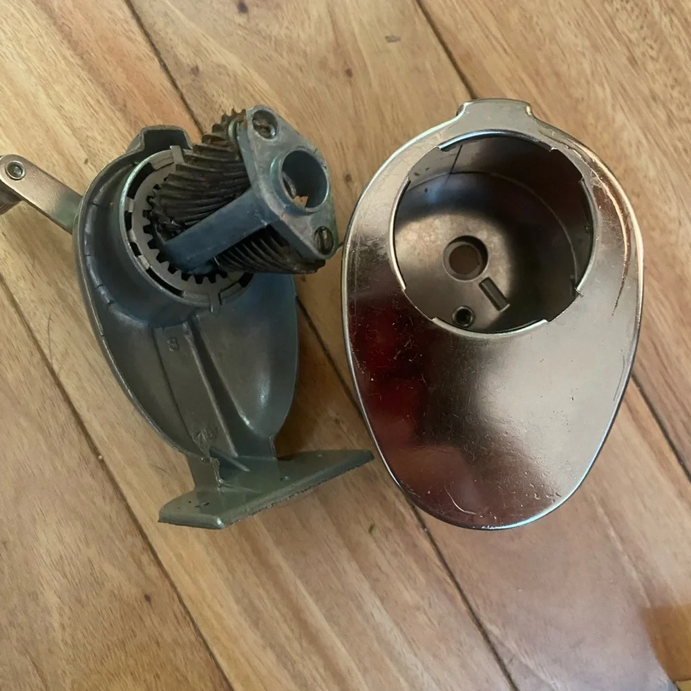 KS1033 Boston Blunt Point Pencil Sharpener - Gray